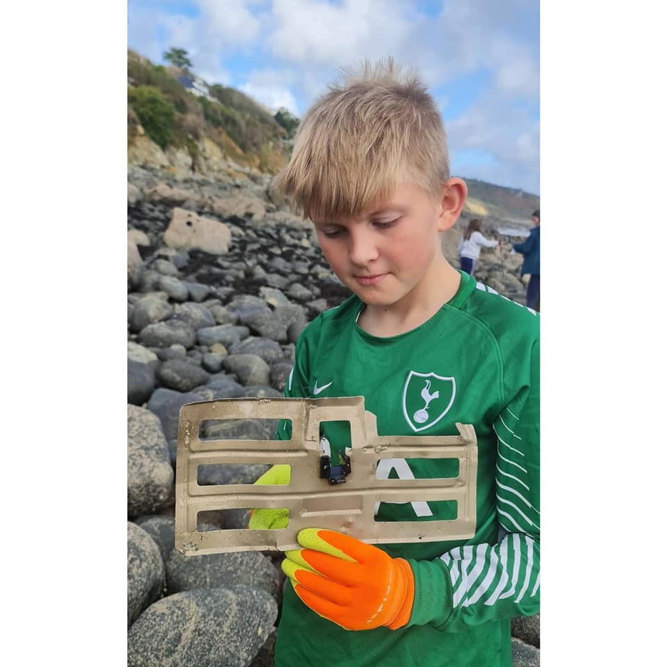 An Afternoon by the Sea:  Collecting Waste in Coverack